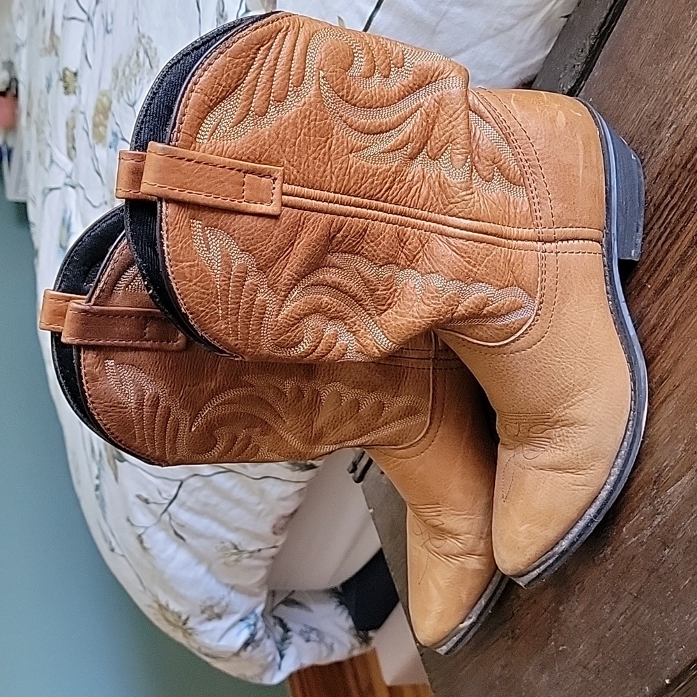 Cowboy Boots, camel colored leather, 9M